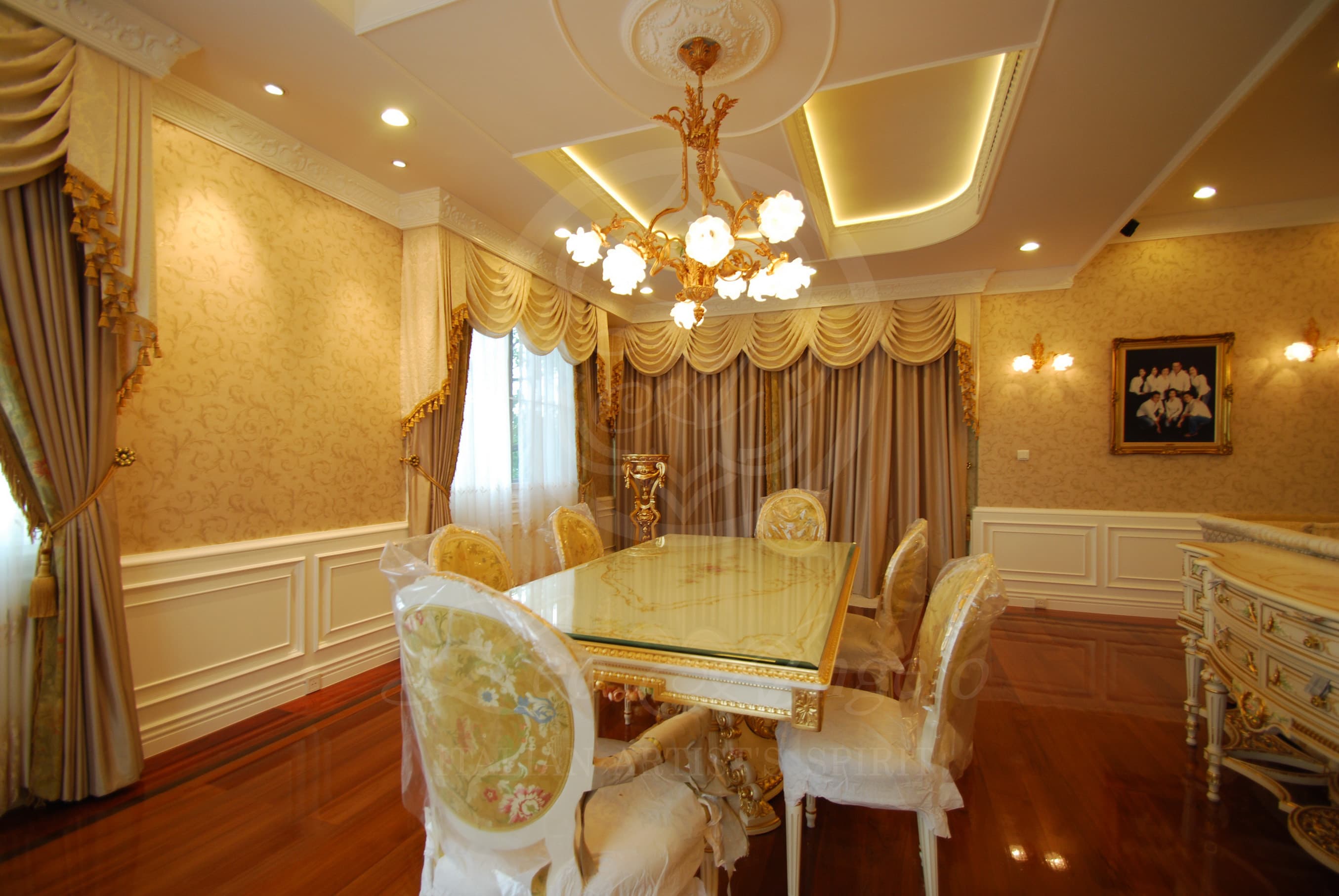 LeoAngelo Classic Furniture